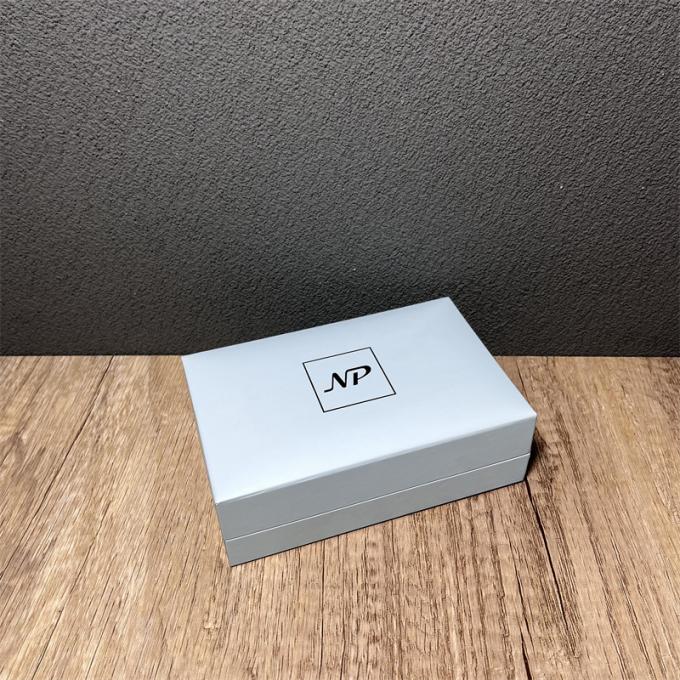 Boîte de papier en gros d'emballage de cadeau avec le ruban pour le parfum