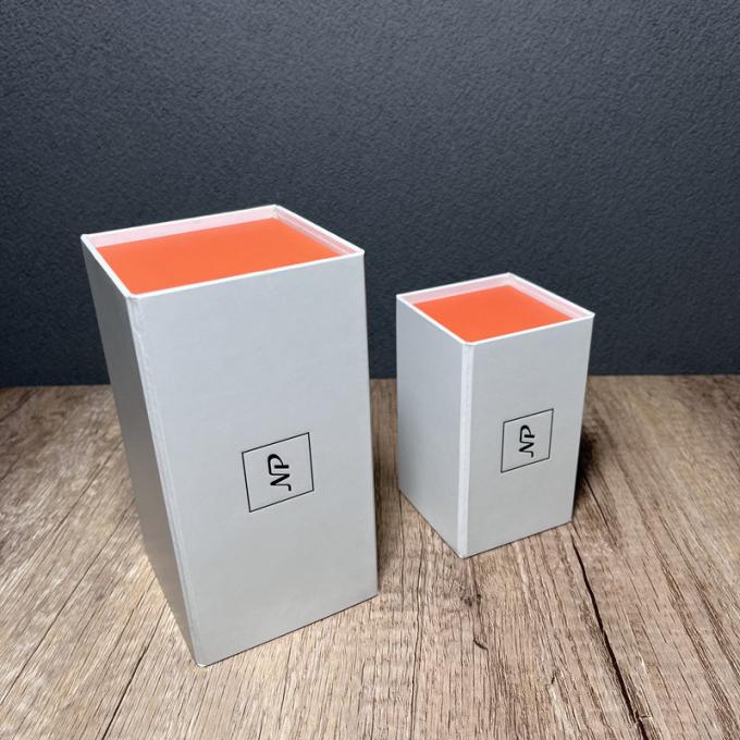 Logo fait sur commande adapté aux besoins du client de luxe de boîte-cadeau d'emballage de boîte de papier de carton de Matte White Magnetic Collapsible Rigid grand