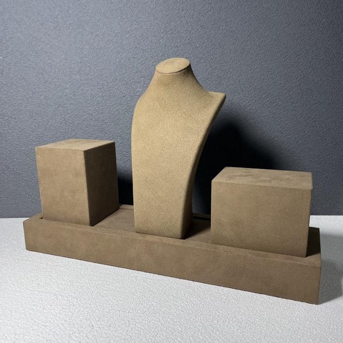 Les bijoux moyens d'affichage de support de petit support de collier de Microfiber de velours de Brown tiennent l'organisateur Displays de bijoux de buste de mannequin pour des expositions d'événement de magasin