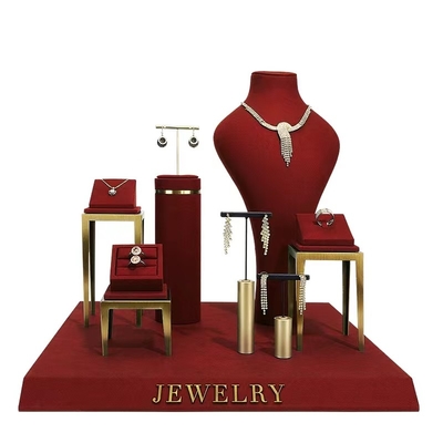 Les plateaux adaptés aux besoins du client de bijoux en métal de velours de forces de défense principale montre l'affichage de collier et de boucle d'oreille
