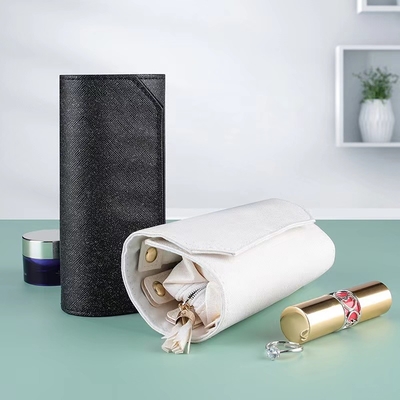L'unité centrale Ring Earring Travel Jewelry Organizer enroulent l'organisateur For Women de collier