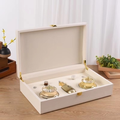 Boîte de rangement cosmétique de luxe adaptée aux besoins du client d'unité centrale de couleur de crème avec la serrure