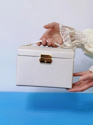 Petite boîte de luxe adaptée aux besoins du client de PU Handle Jewellery Organiser d'organisateur de boîte à bijoux