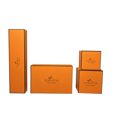 Deux morceaux enlèvent la boîte de papier avec l'orange rigide enfoncée de Hermes de boîte basse d'emballage