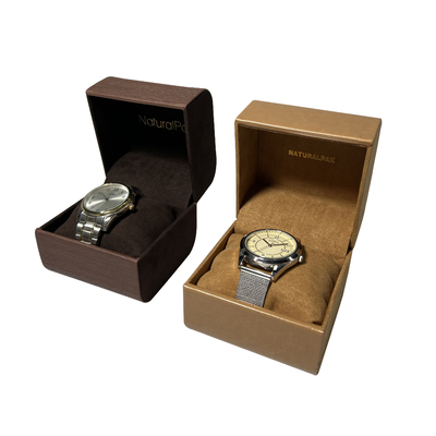 L'emballage en similicuir de montre-bracelet de texture en bois enferme dans une boîte le boîte-cadeau de bracelet de montre