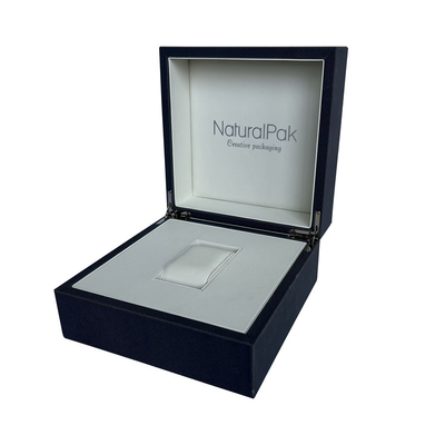La boîte en bois crème d'emballage de montre-bracelet d'unité centrale a gravé Logo Watch Box For Men en refief