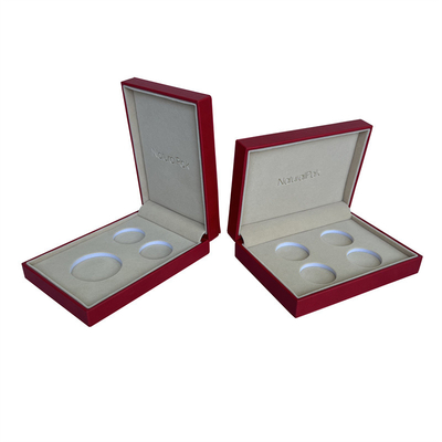 Cabine téléphonique rouge en carton de place de boîte de style en deux pièces de cru avec intérieur crème