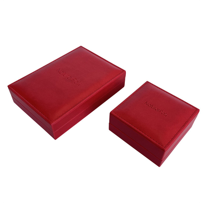 Cabine téléphonique rouge en carton de place de boîte de style en deux pièces de cru avec intérieur crème