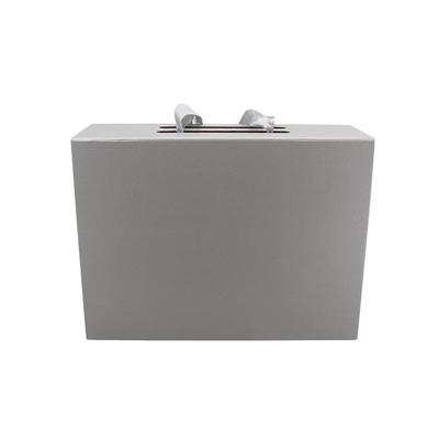 Boîte-cadeau argenté de carton d'OEM de Grey Luxury Folding Gift Boxes petit avec la longue bande