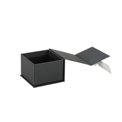 Caisses d'emballage de cadeaux de taille moyenne de couleur solide d'ODM d'OEM avec le Bowknot
