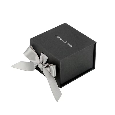 Caisses d'emballage de cadeaux de taille moyenne de couleur solide d'ODM d'OEM avec le Bowknot