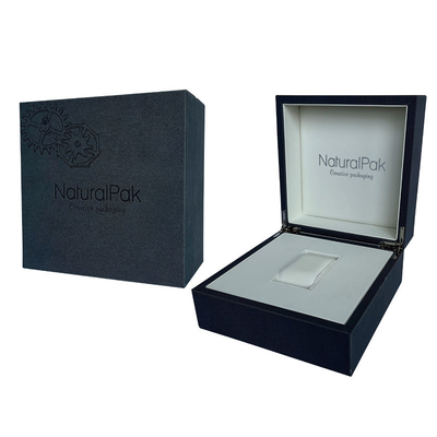 La boîte en bois crème d'emballage de montre-bracelet d'unité centrale a gravé Logo Watch Box For Men en refief