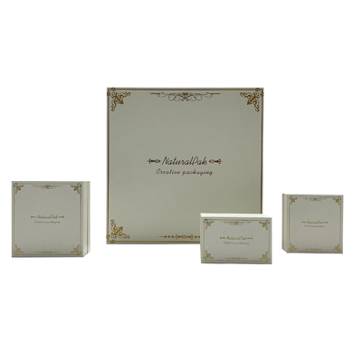 Boîte de Rose Gold Pattern Jewelry Packaging enveloppée par le papier spécial blanc