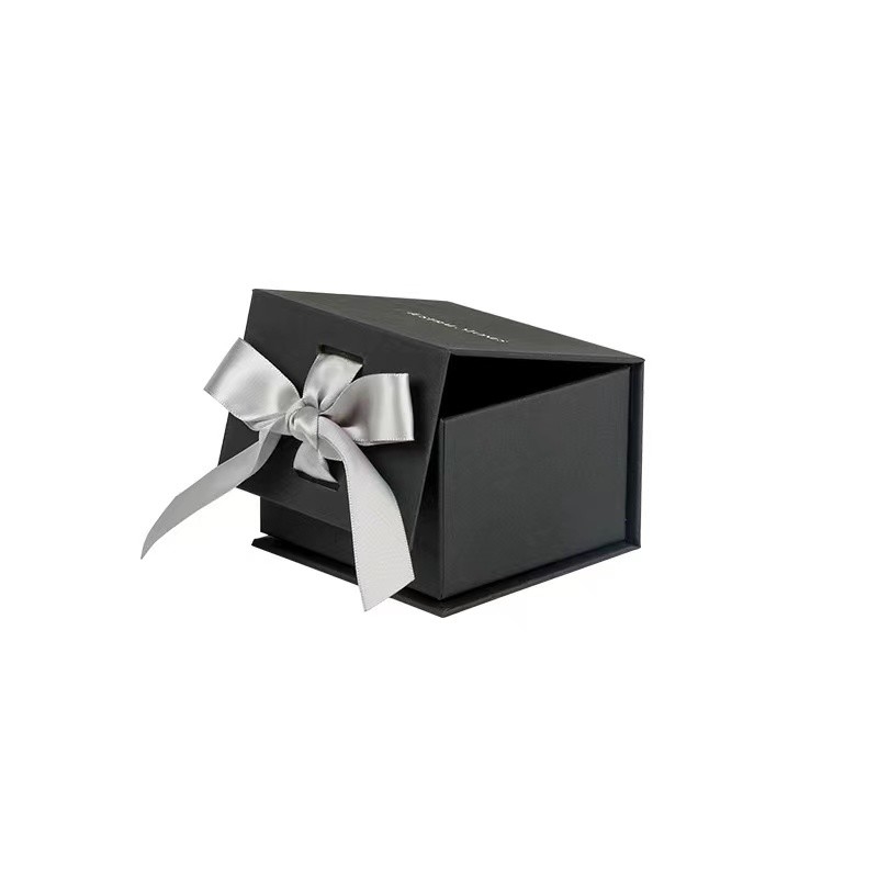 Caisses d'emballage de cadeaux de taille moyenne de couleur solide d'ODM d'OEM avec le Bowknot